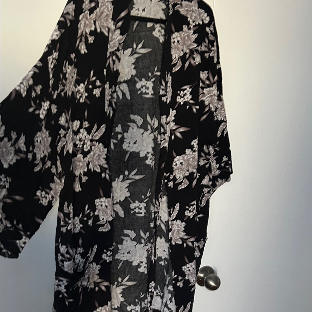 Spiritual Gangster Black and White Floral Robe